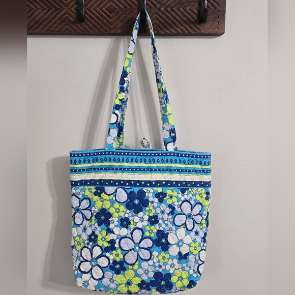 Limited Edition Vera Bradley Flower Power Bag - Picture 9 of 9